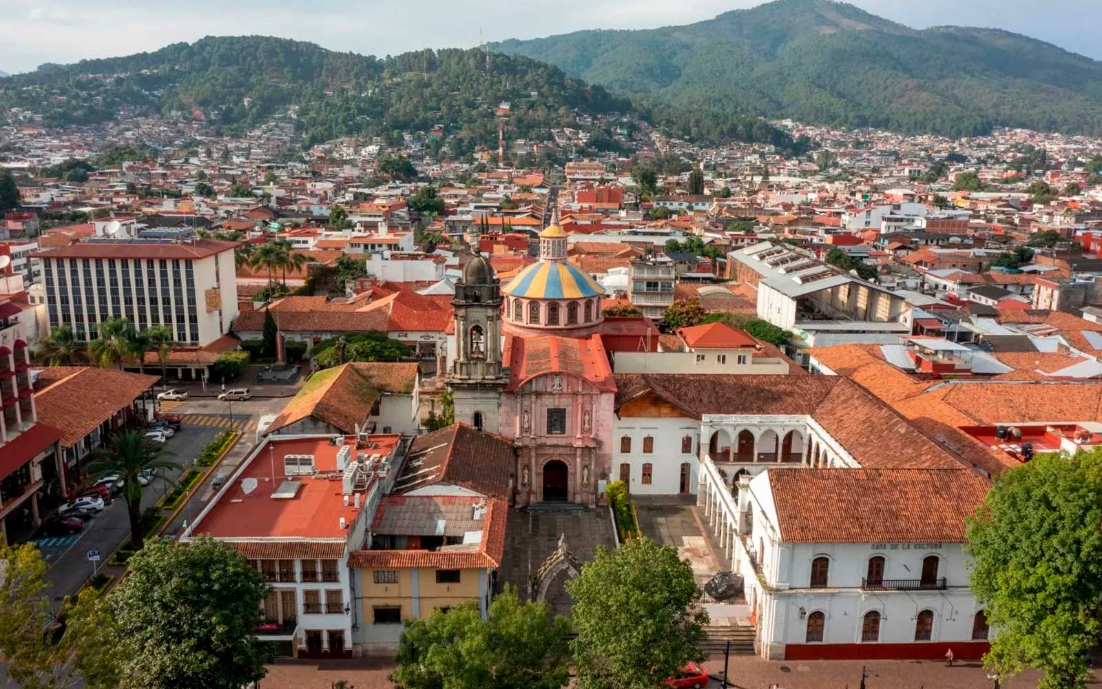 Uruapan Private Car Service Book Online to Nearby Towns